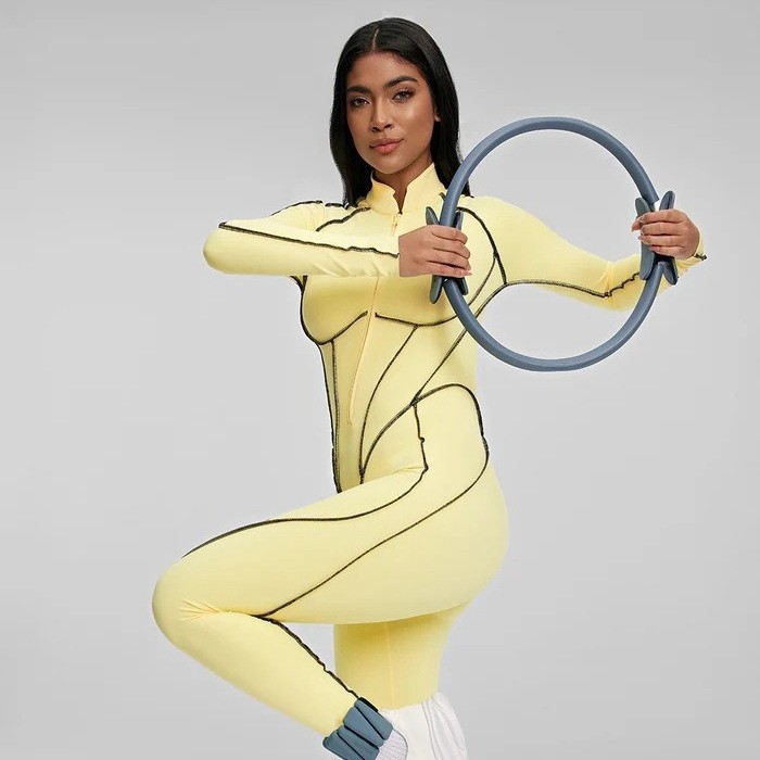 Combinaison de yoga moulante u - Yoga Fitness Model avis et prix