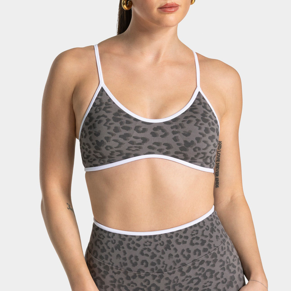 Soutien-gorge de sport pour fe - Yoga Fitness Logo Design avis et prix